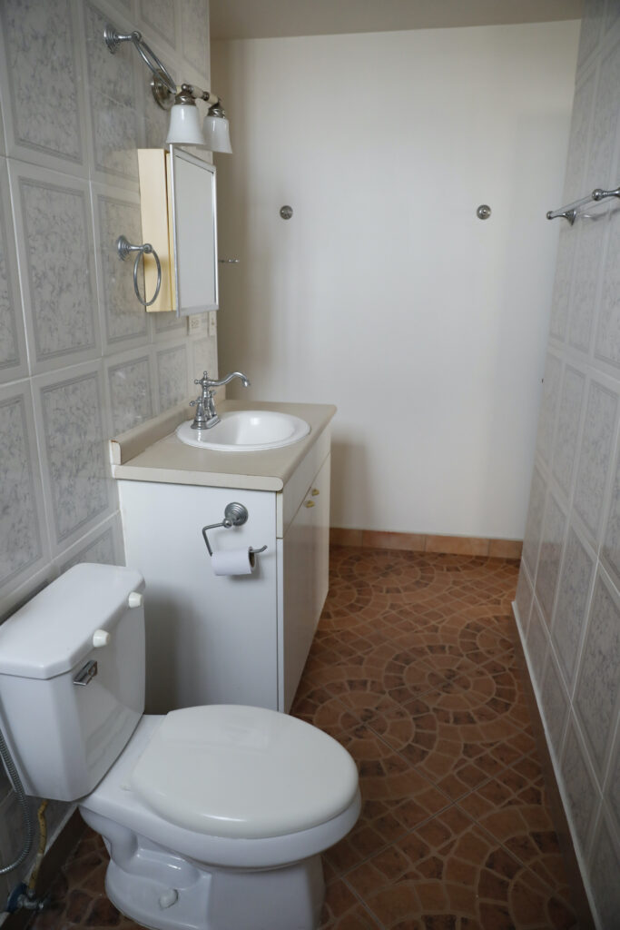 Baño Principal - Main Bathroom