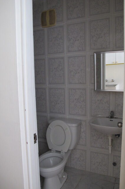 Trecero Baño - Third Bathroom