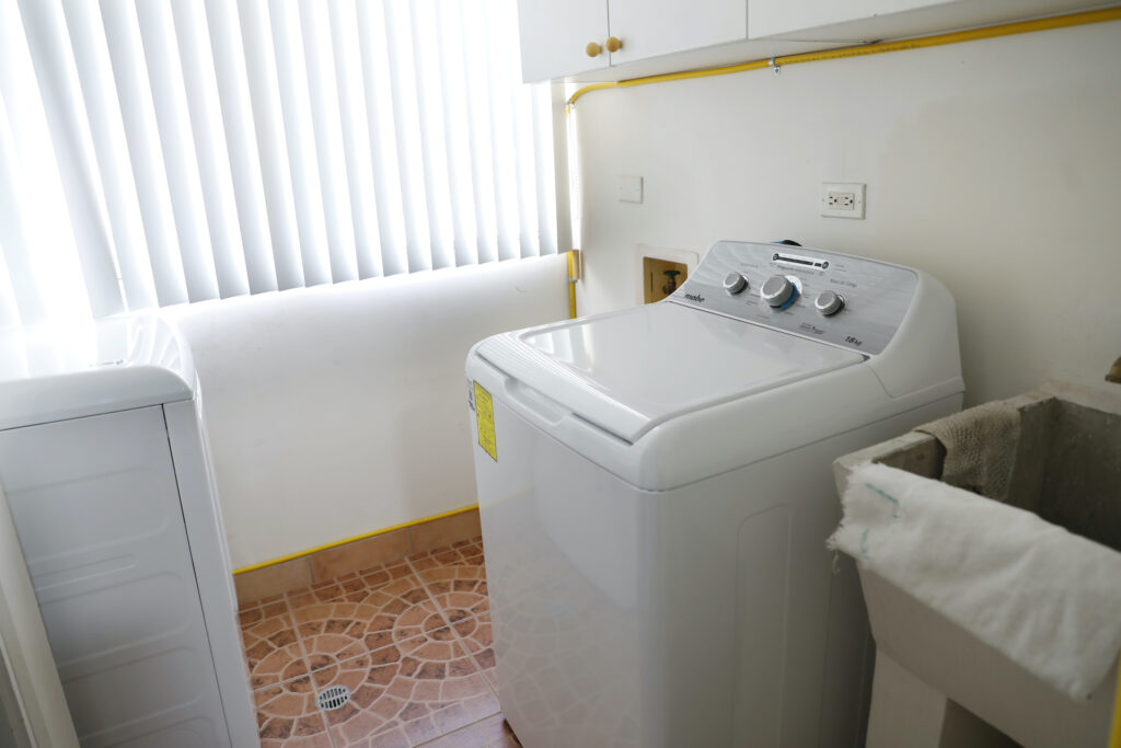 Lavandería - Laundry Room