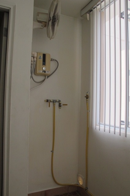 Calentador a Pedido - Electric Tankless Water Heater