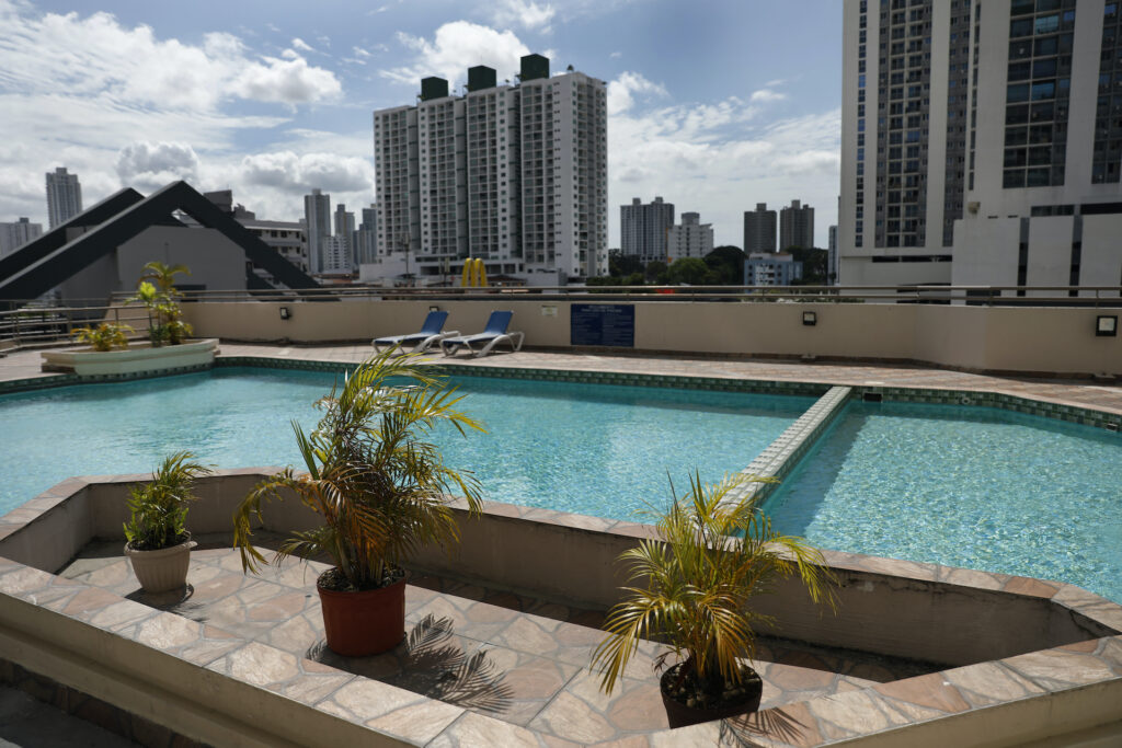 Piscina - Swimming Pool